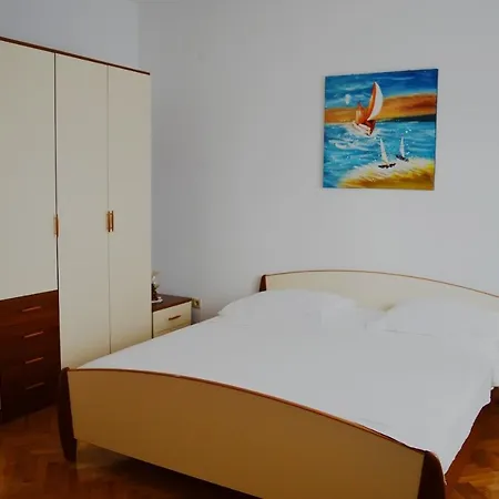 Apartments Vin - With Pool * Podstrana