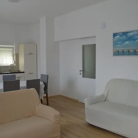 Apartman Apartments Vin - With Pool *