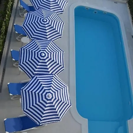 Apartman Apartments Vin - With Pool