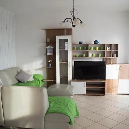 Apartments Vin - With Pool Podstrana